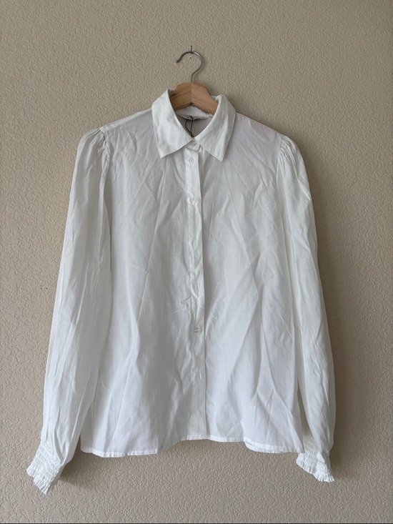 b. Young Tops - B. Young Classic White Button-Up Blouse